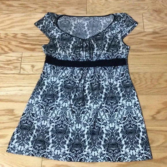 M ND Intimates damask cap sleeve lounge dress - Picture 3 of 15